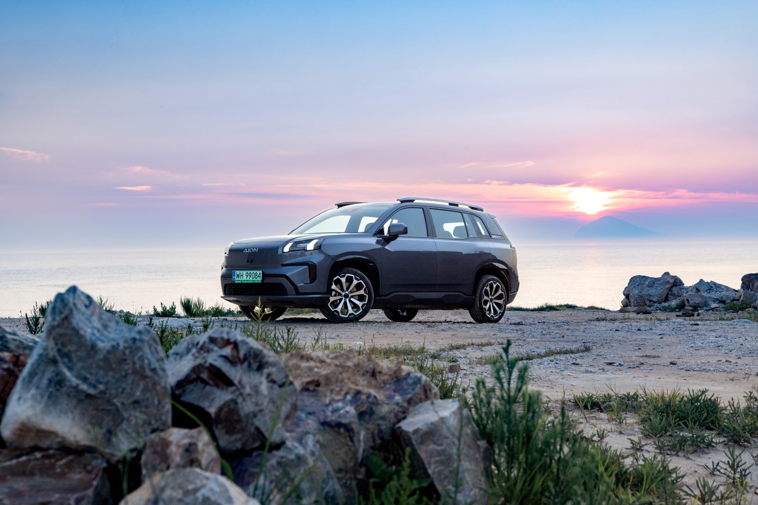 AION V רכב חשמלי משפחתי בטבע