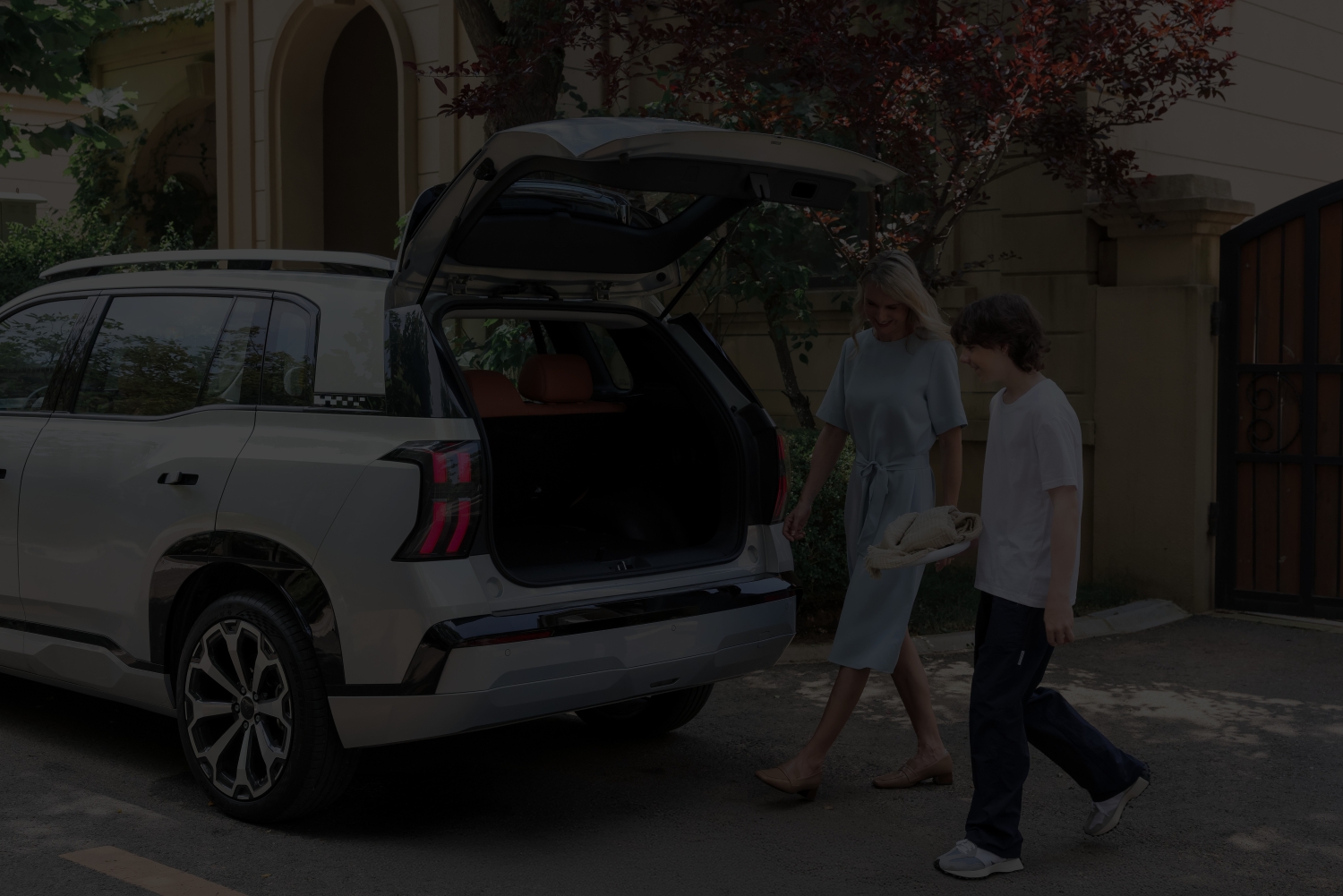 רכב AION SUV משפחתי חשמלי